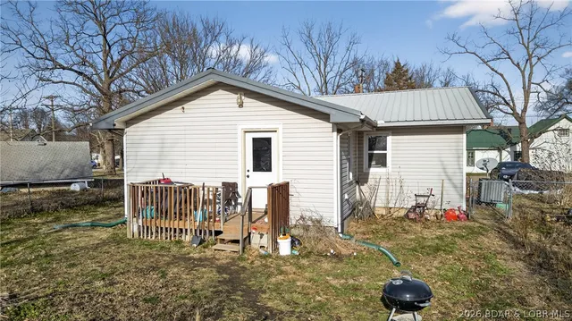 $159,500 | 702 South Spring Street, Cole Camp, MO 65325