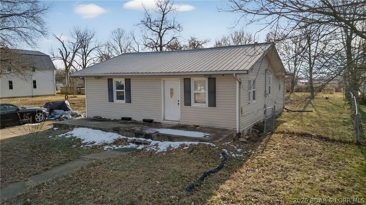 702 South Spring Street Cole Camp, MO 65325 - Photo 3 of 41