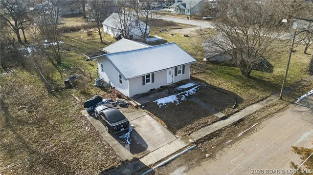 $159,500 | 702 South Spring Street, Cole Camp, MO 65325