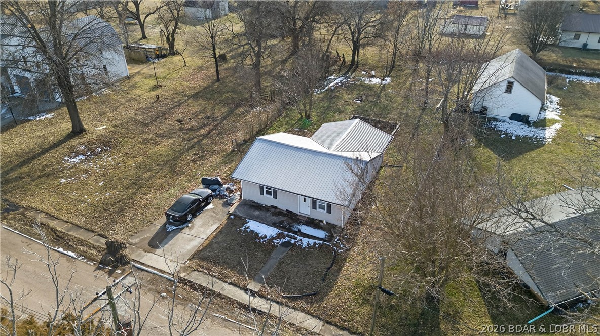 702 South Spring Street Cole Camp, MO 65325 - Photo 4 of 41