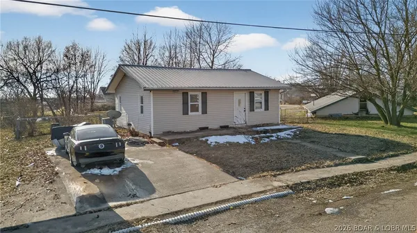 $154,900 | 702 South Spring Street, Cole Camp, MO 65325