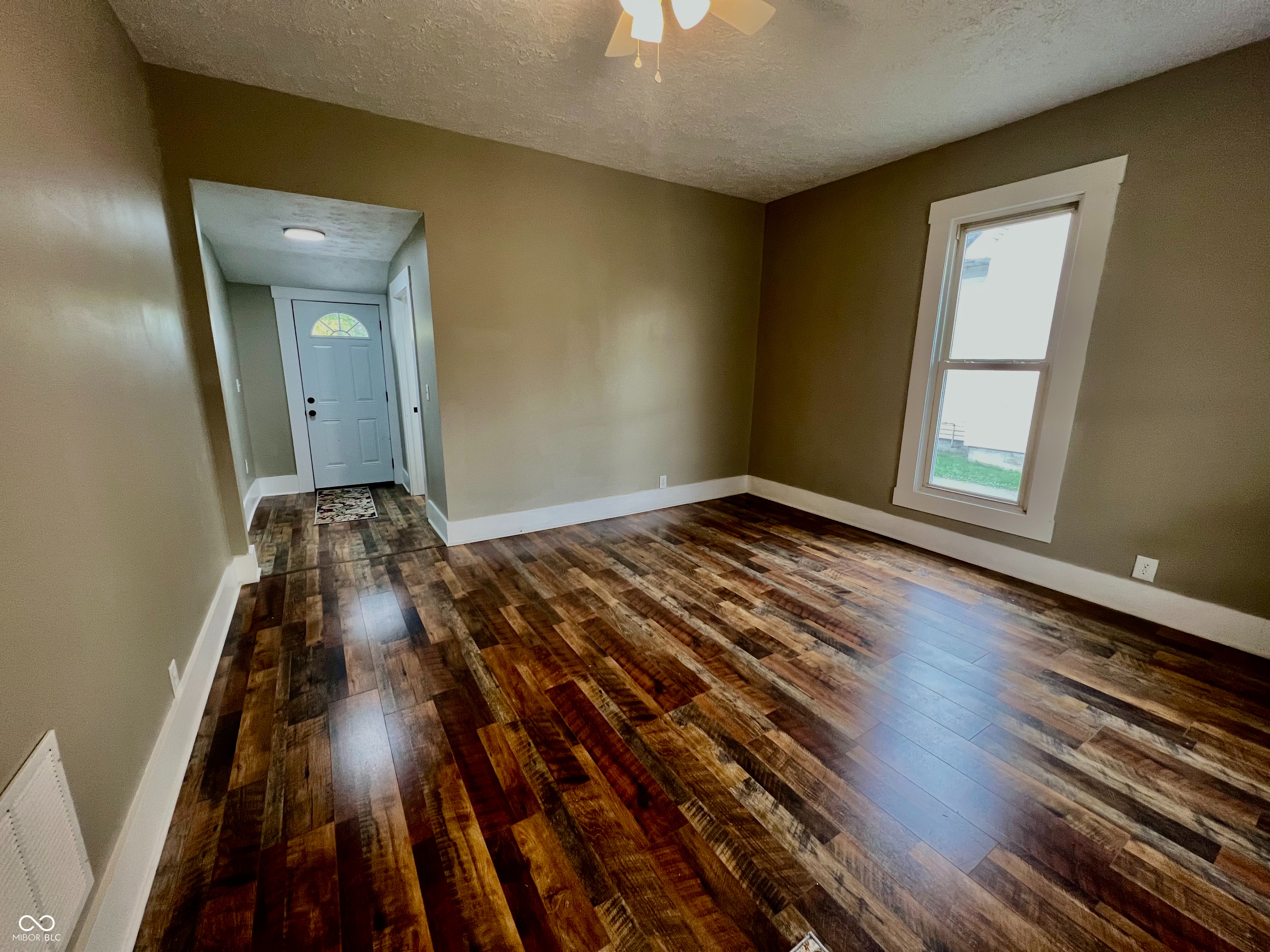 1725 Cottage Avenue Columbus, IN 47201 - Photo 2 of 23