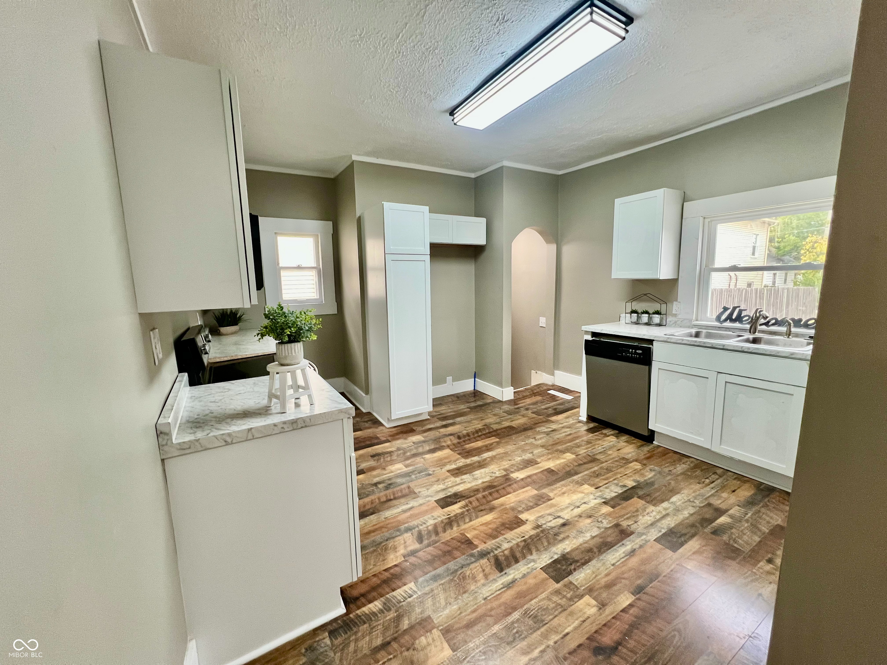 1725 Cottage Avenue Columbus, IN 47201 - Photo 4 of 23