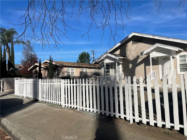 $1,975 | 1138 North Park Avenue, Pomona, CA 91768