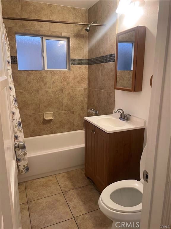 1405 South Broadway Santa Ana, CA 92707 - Photo 11 of 11 a bathroom with a sink a toilet and bathtub