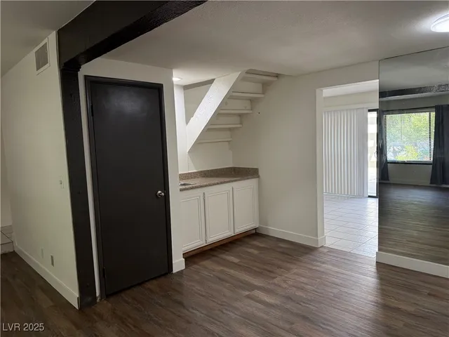 $1,950 | 3249 Liahona Way, Las Vegas, NV 89121