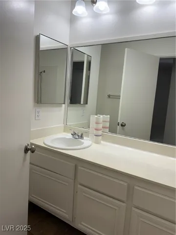 $1,950 | 3249 Liahona Way, Las Vegas, NV 89121