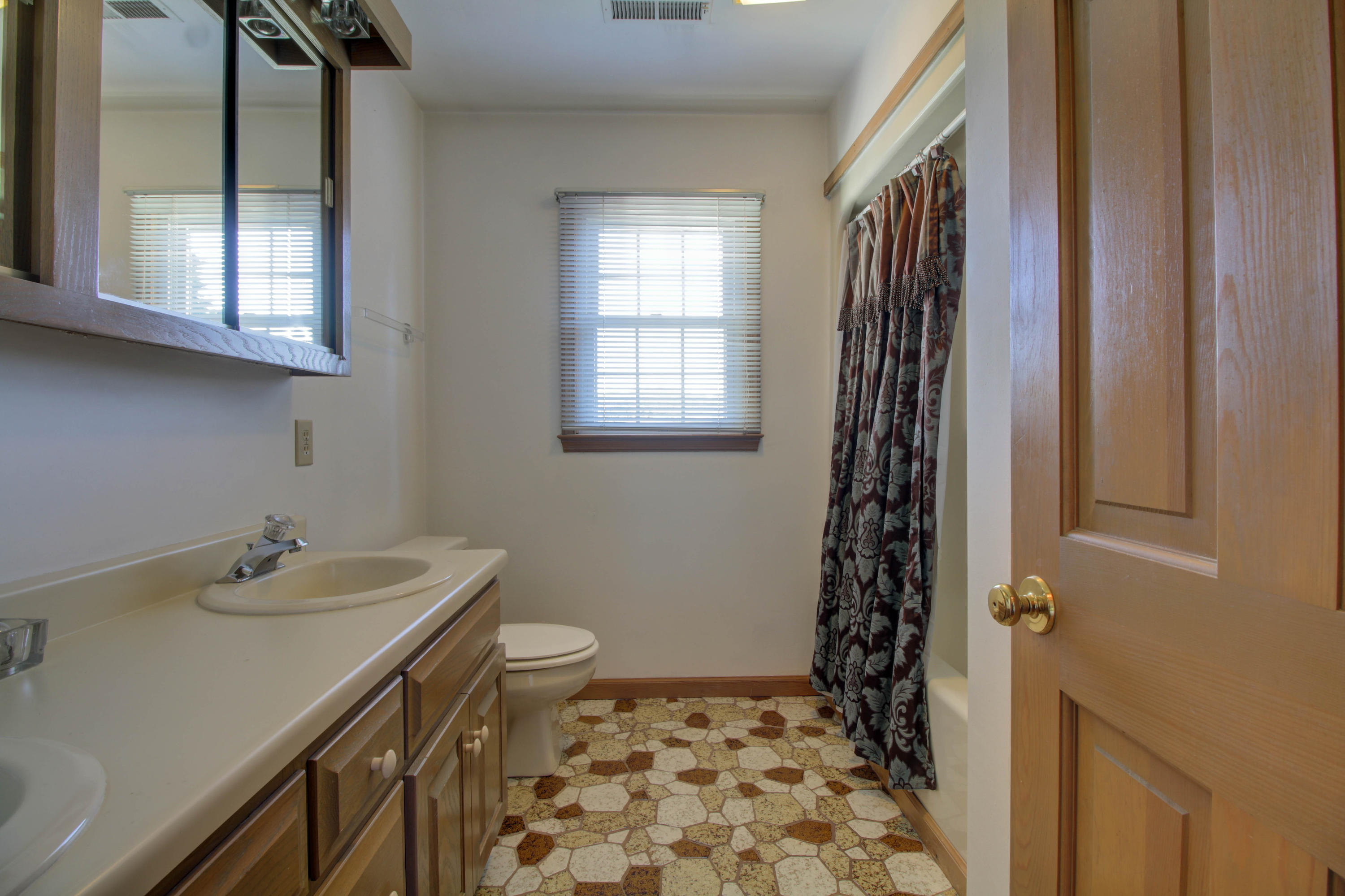 204 Aftons Meadow Road Vinton, VA 24179 - Photo 31 of 51 IMG_0990_1_2_3_4_5_6