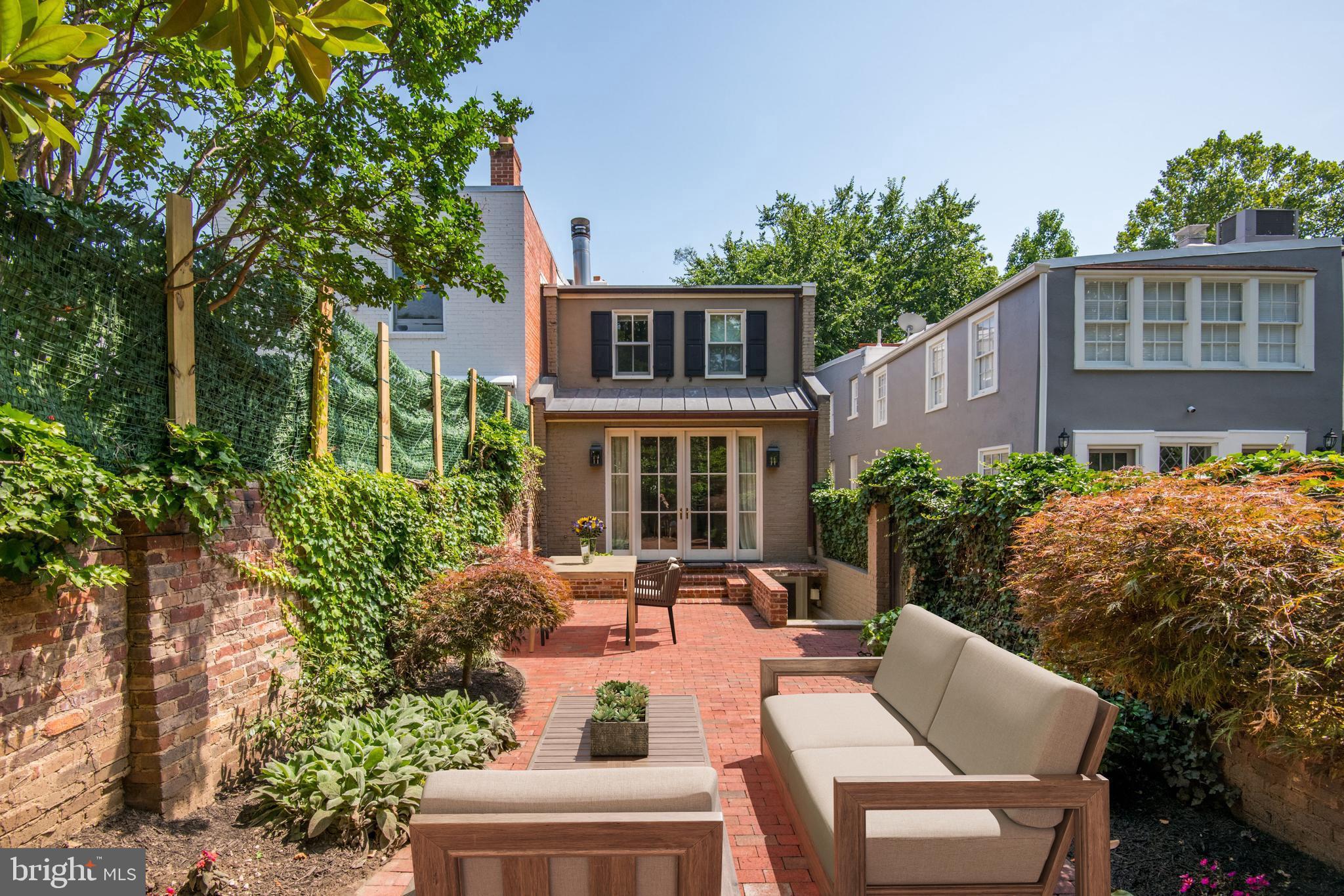 3253 P Street Northwest Washington, DC 20007 - Photo 3 of 35 Gallery Image 3