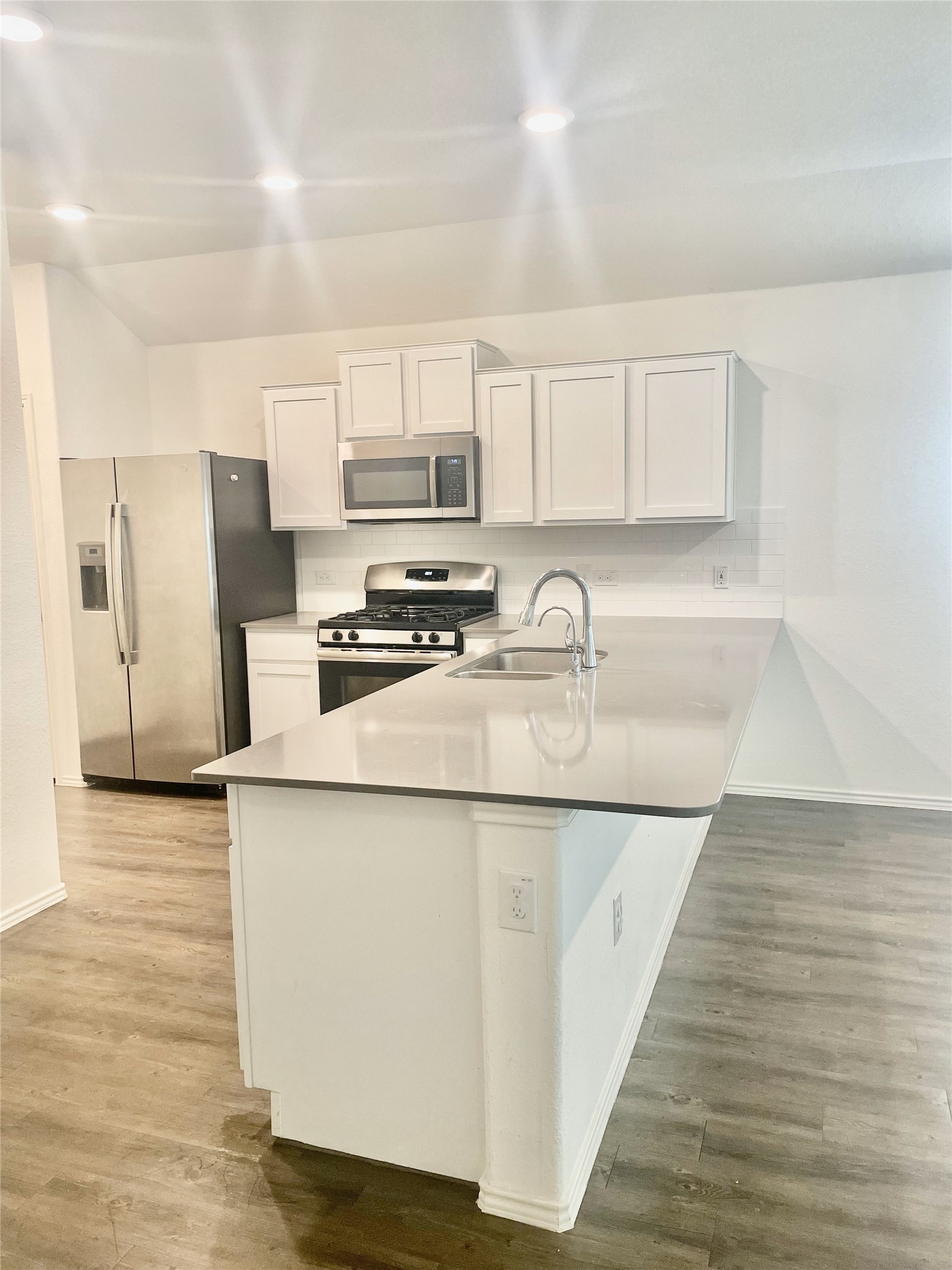5716 Southerner Way Austin, TX 78747 - Photo 7 of 33