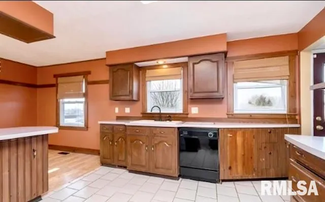 $249,900 | 645 Suncrest Court, Sherrard, IL 61281