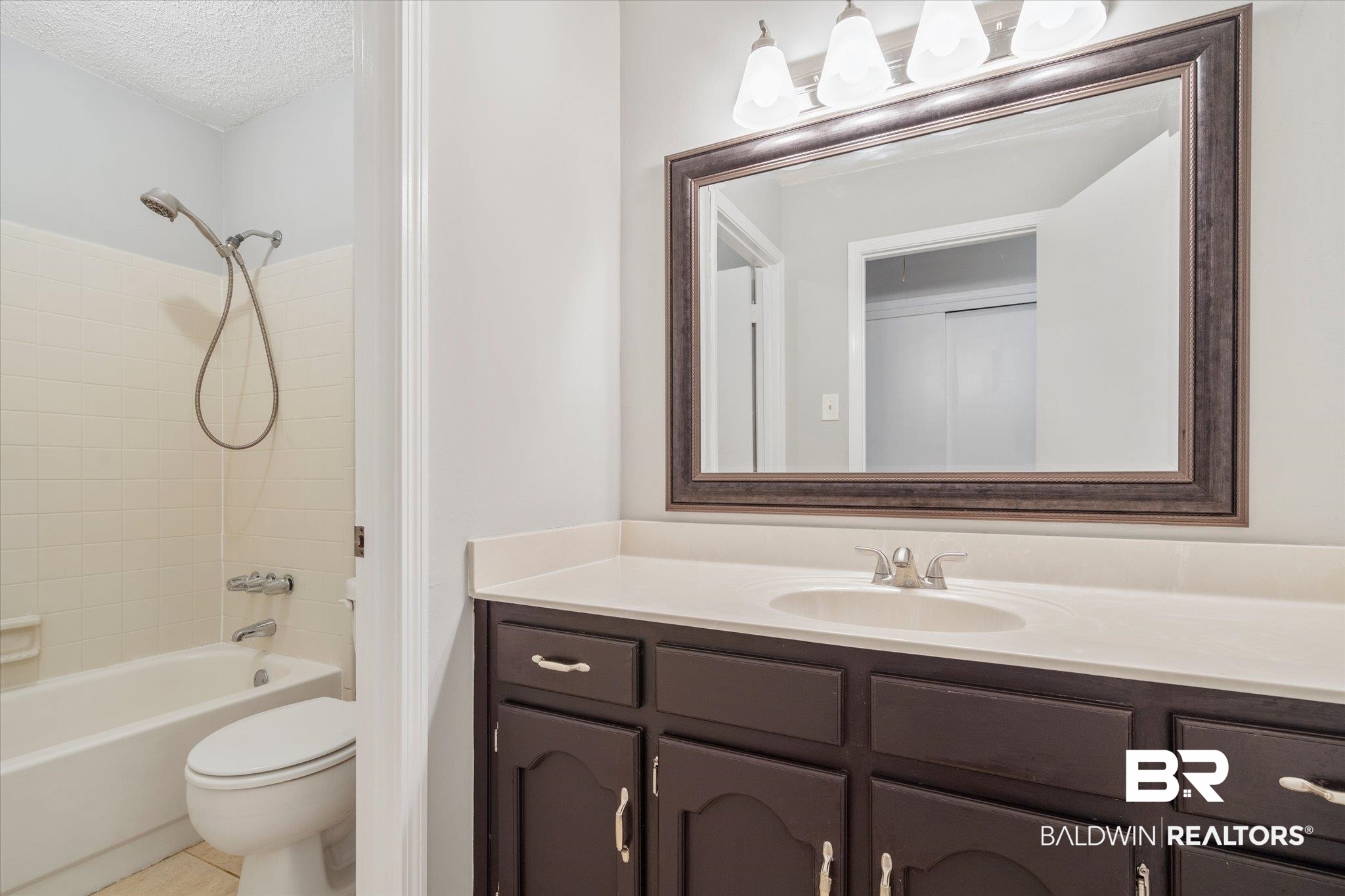 1058 Aberdeen Court North Mobile, AL 36609 - Photo 20 of 32