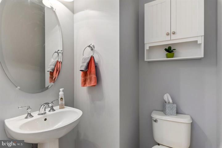 42609 Pine Forest Drive Chantilly, VA 20152 - Photo 18 of 34