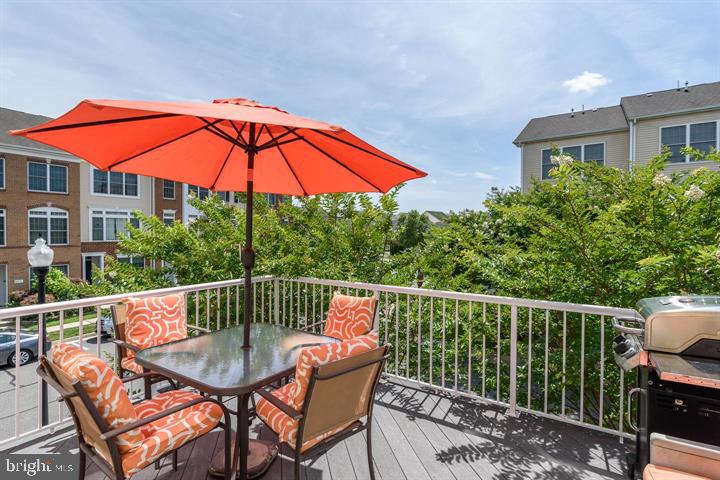 42609 Pine Forest Drive Chantilly, VA 20152 - Photo 20 of 34