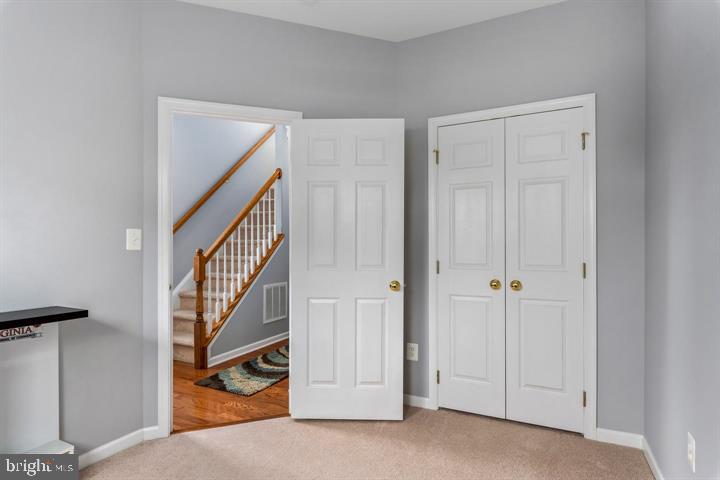 42609 Pine Forest Drive Chantilly, VA 20152 - Photo 5 of 34