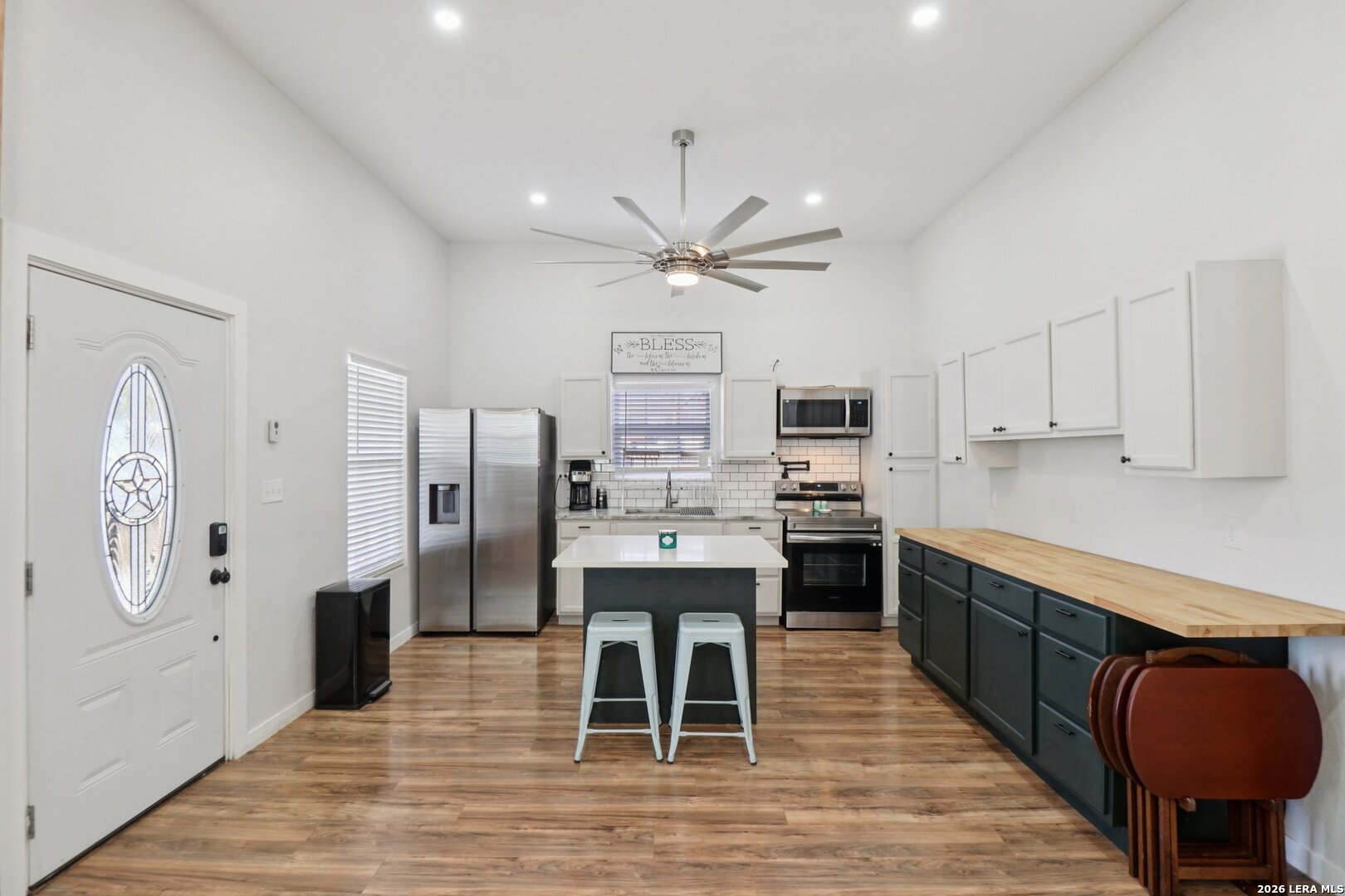 520 South Ash Street Pearsall, TX 78061 - Photo 11 of 40