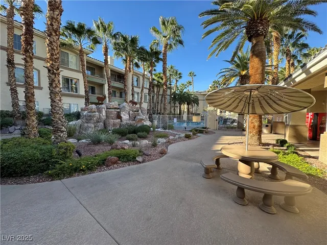 $1,250 | 7107 South Durango Drive, Unit 308, Las Vegas, NV 89113
