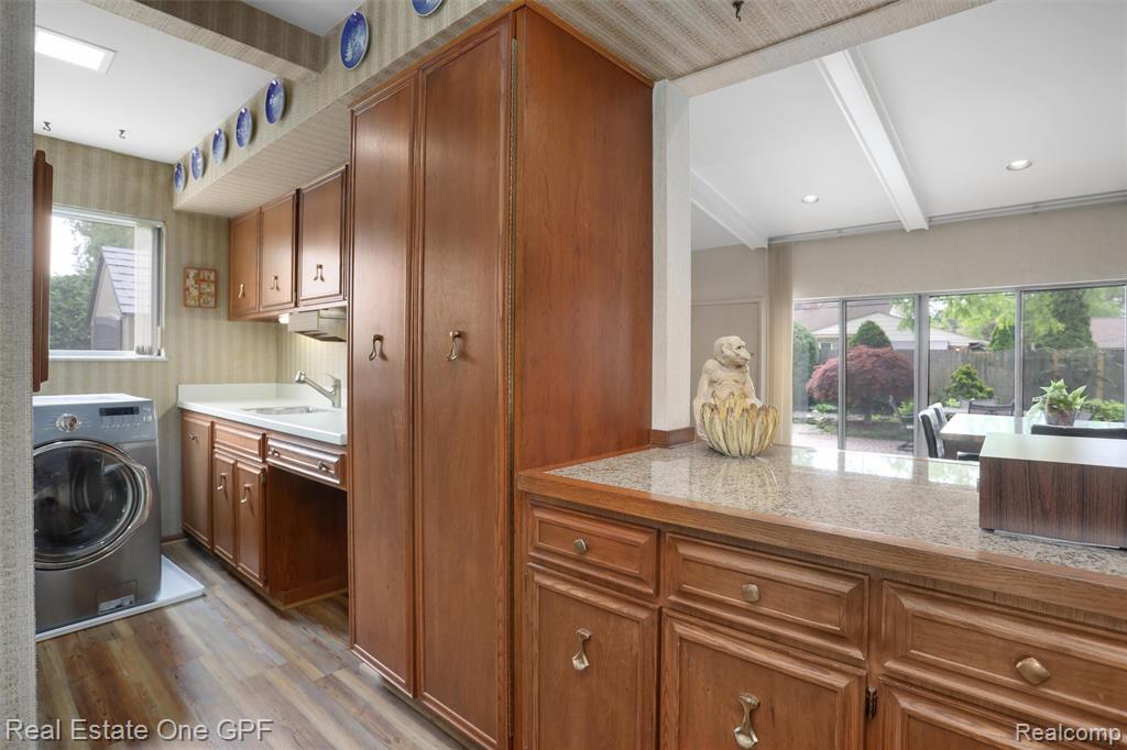 439 Barclay Road Grosse Pointe Farms, MI 48236 - Photo 17 of 47