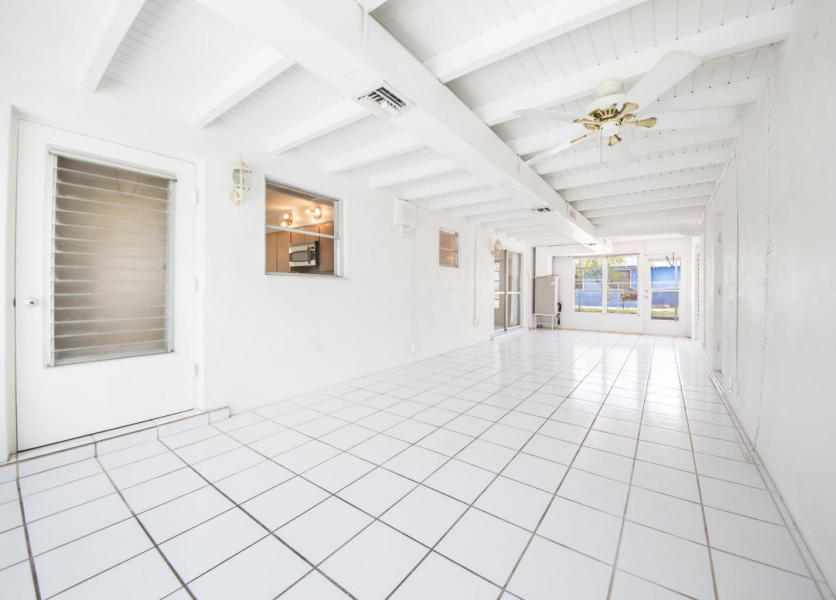 169 East 30th Street Riviera Beach, FL 33404 - Photo 12 of 25 0010_7fd60f0f-6577-4d91-9daa-a3b57b94f3f