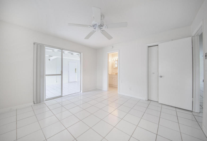 169 East 30th Street Riviera Beach, FL 33404 - Photo 14 of 25 0013_e1cc787f-ec50-45f8-9745-11fda8987f4