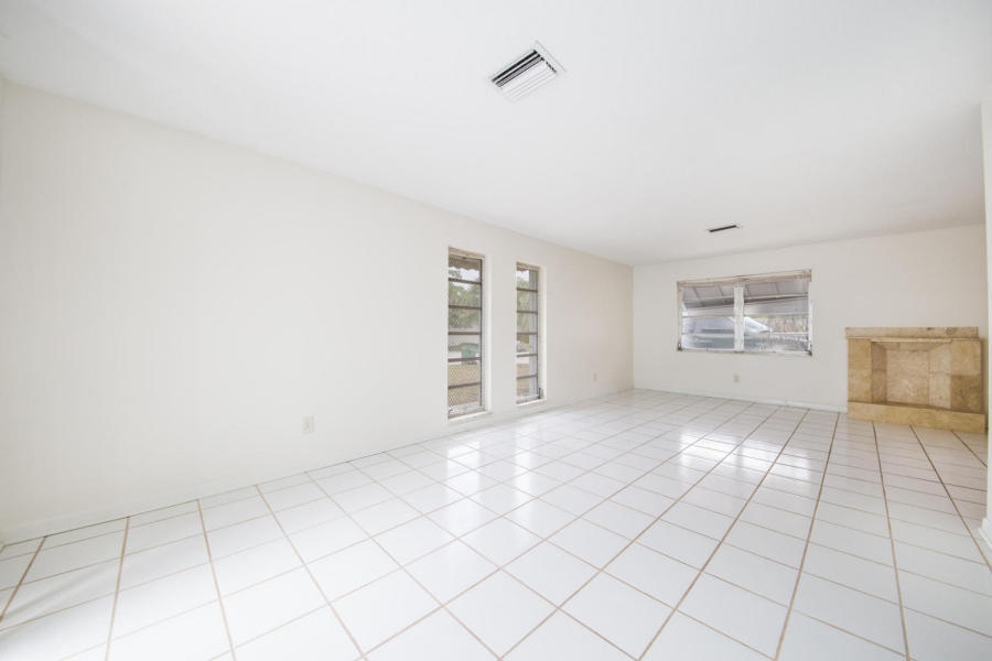 169 East 30th Street Riviera Beach, FL 33404 - Photo 21 of 25 0020_1bf87586-af8c-4ad5-8d0a-da09b35aa2b