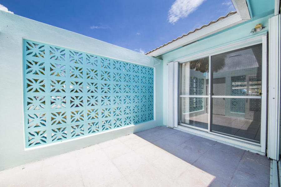 169 East 30th Street Riviera Beach, FL 33404 - Photo 10 of 25 0008_5669bdcf-0ab4-458b-98a1-722e114f918