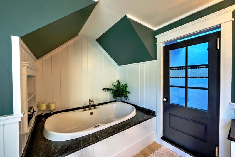 360 Main Street Osterville, MA 02655 - Photo 17 of 29 a bathroom with a tub and sink