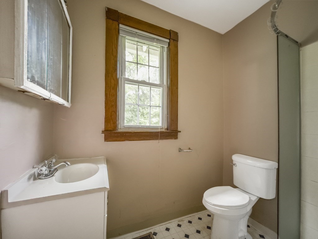 116 Hampden Street, Unit 116 Chicopee, MA 01013 - Photo 8 of 10