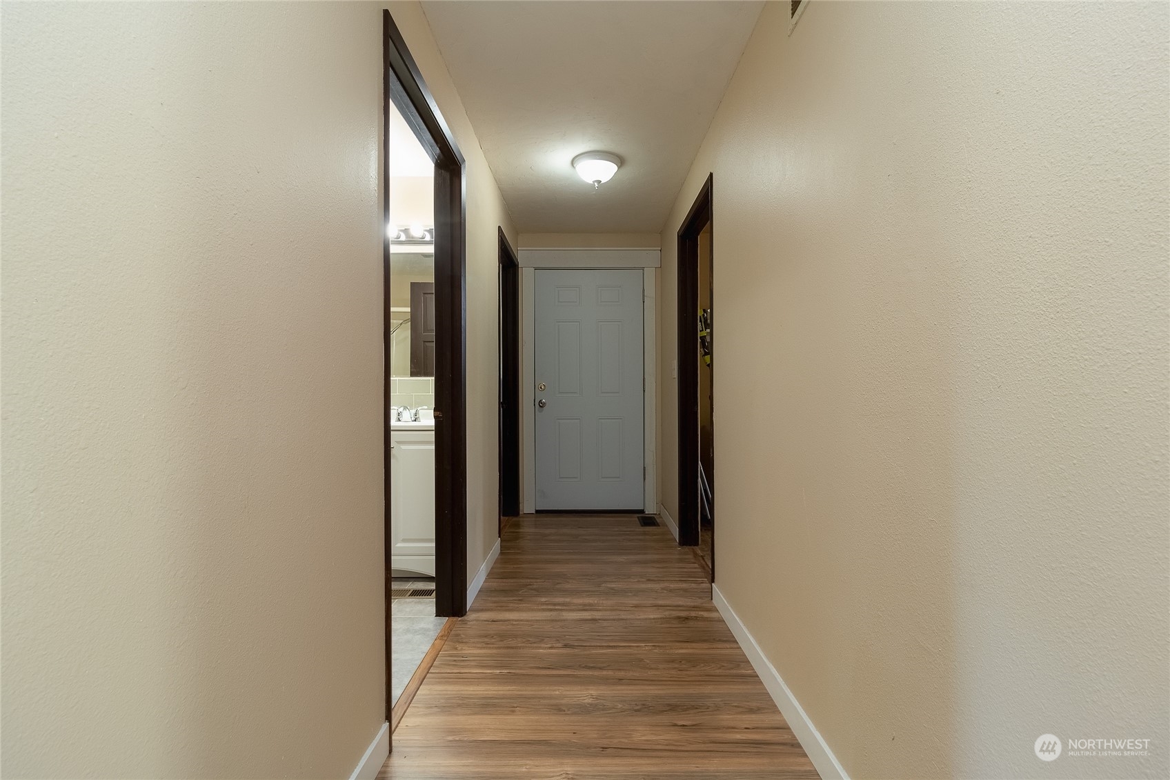 326 Harrison Street Walla Walla, WA 99362 - Photo 15 of 28 a view of hallway