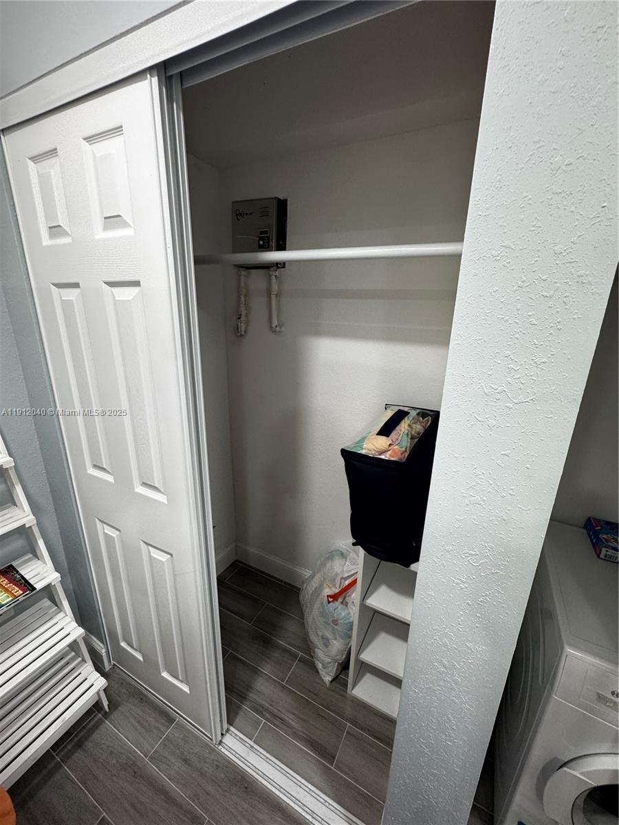 228 Orchid Street Tavernier, FL 33070 - Photo 32 of 43 a view of a hallway