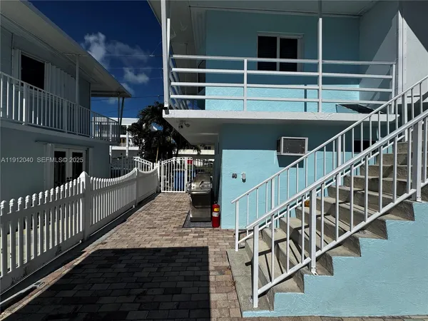 a view of entryway and hall