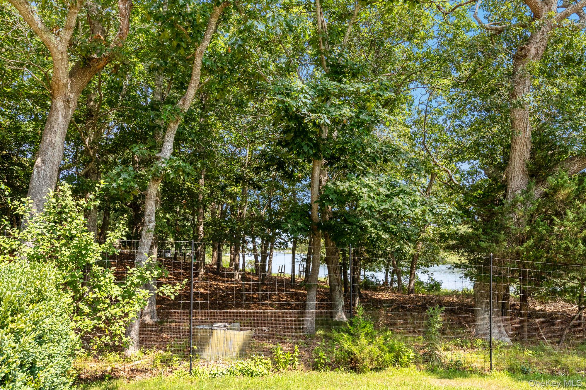 59 Isle Of Wight Road East Hampton, NY 11937 - Photo 12 of 26 Gallery Image 12