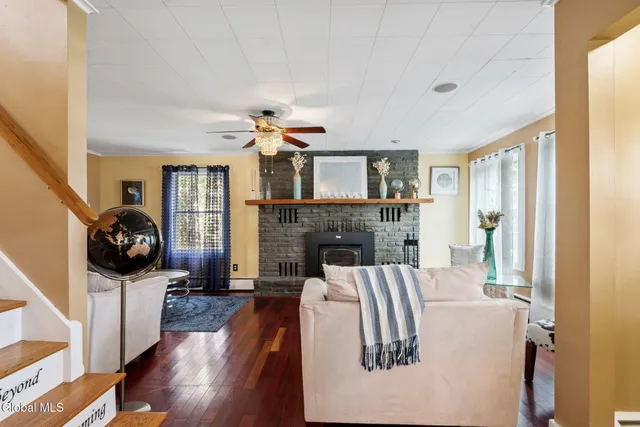 $289,000 | 302 Pennsylvania Avenue, Johnstown, NY 12095