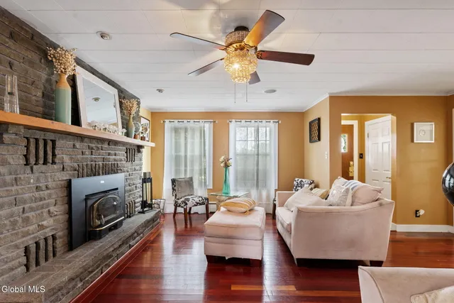 $289,000 | 302 Pennsylvania Avenue, Johnstown, NY 12095