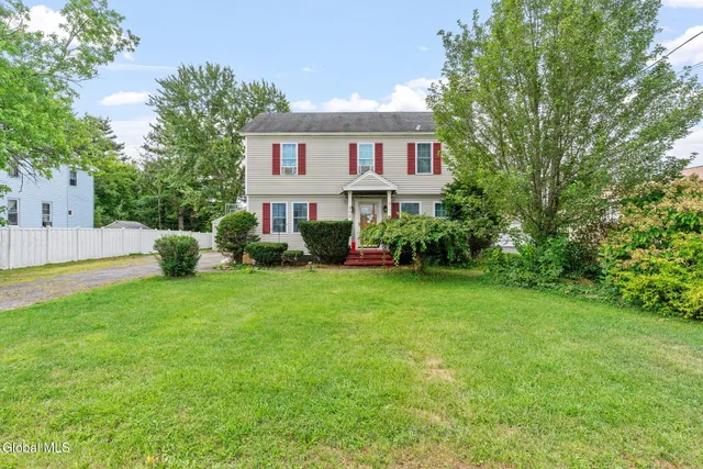 $289,000 | 302 Pennsylvania Avenue, Johnstown, NY 12095