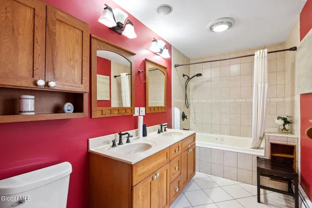 $289,000 | 302 Pennsylvania Avenue, Johnstown, NY 12095