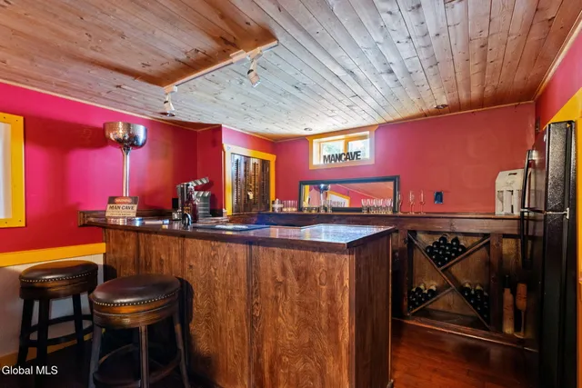 $289,000 | 302 Pennsylvania Avenue, Johnstown, NY 12095