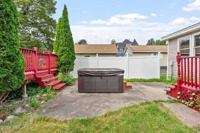 $289,000 | 302 Pennsylvania Avenue, Johnstown, NY 12095