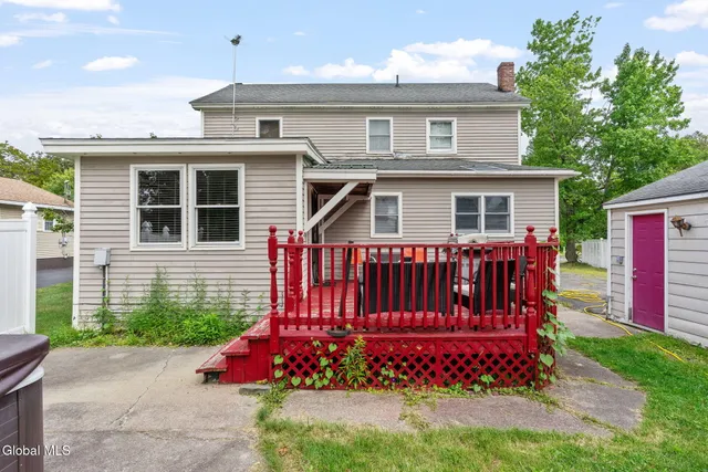 $289,000 | 302 Pennsylvania Avenue, Johnstown, NY 12095