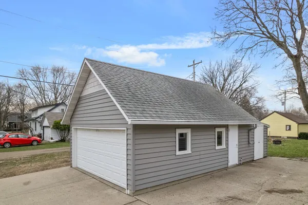 $259,900 | 1628 Ford Avenue North, Glencoe, MN 55336