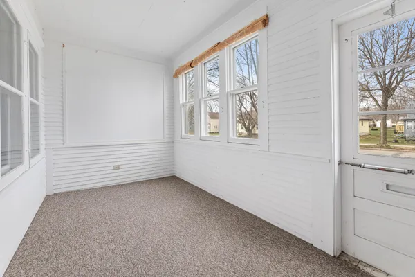 $259,900 | 1628 Ford Avenue North, Glencoe, MN 55336