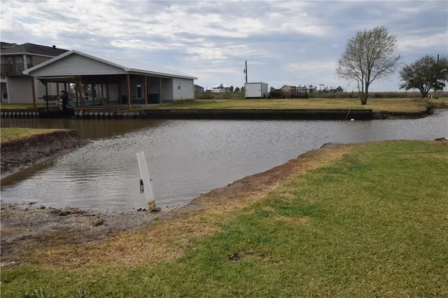 $99,900 | 9454 Big Lake Road, Lake Charles, LA 70605