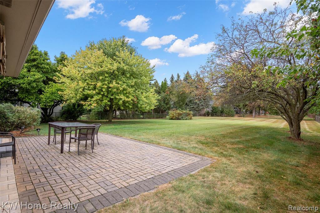 23935 Drake Road Farmington, MI 48335 - Photo 51 of 70