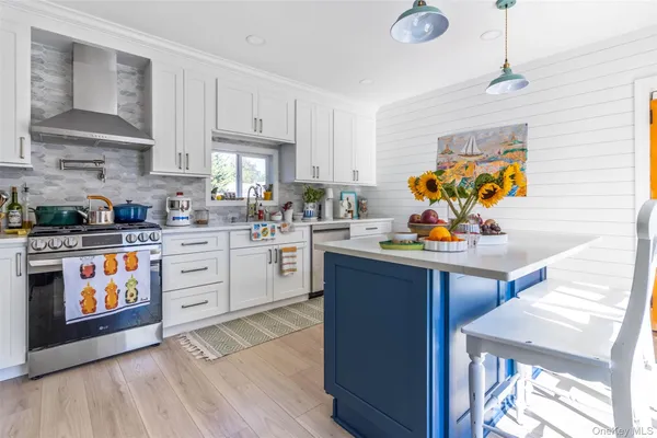 a view of entryway with stairs