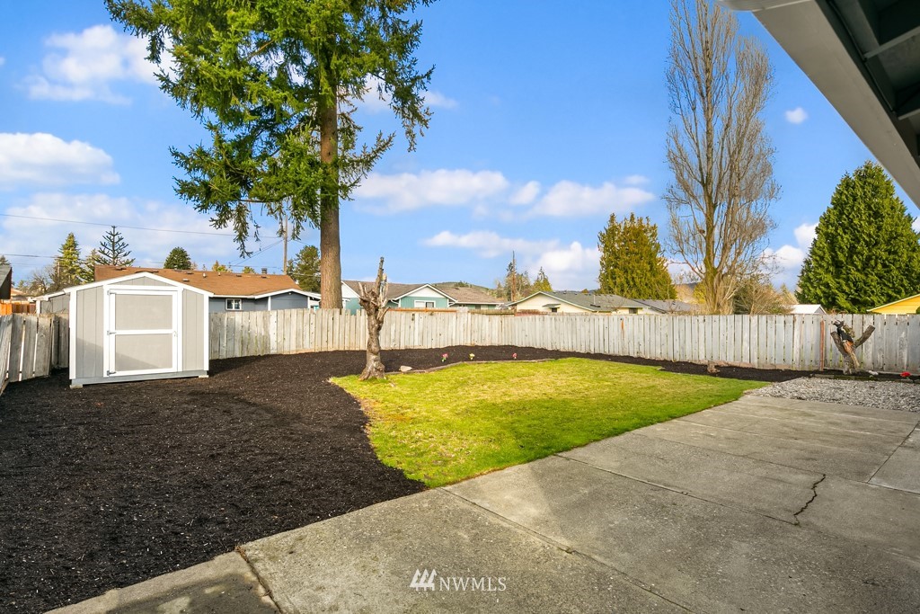 3518 Northeast 9th Street Renton, WA 98056 - Photo 11 of 28