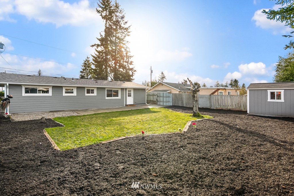 3518 Northeast 9th Street Renton, WA 98056 - Photo 13 of 28