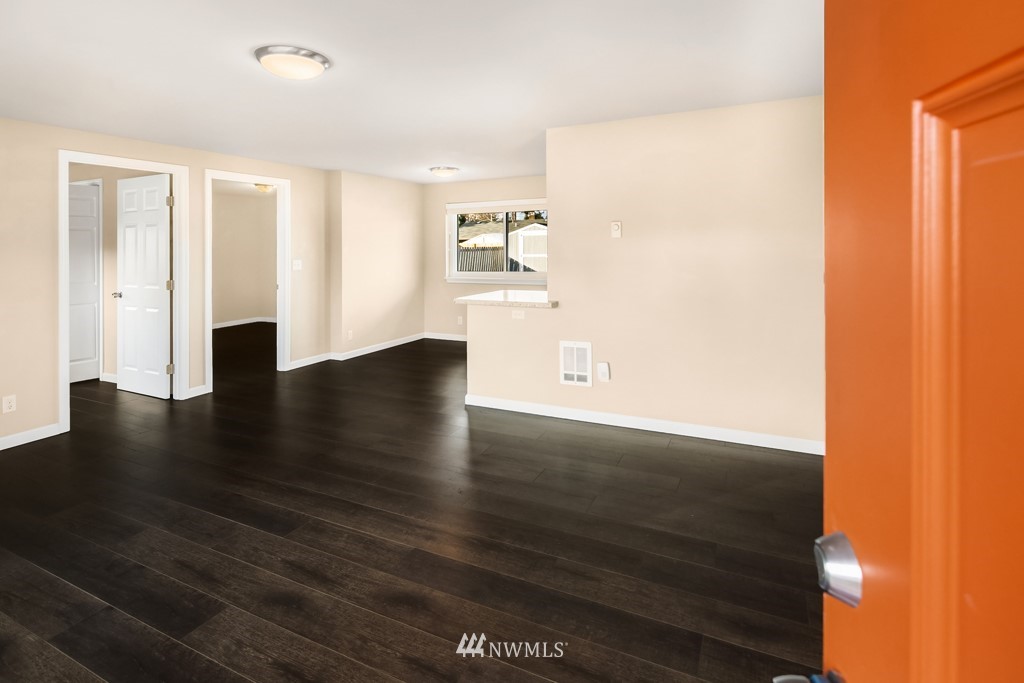 3518 Northeast 9th Street Renton, WA 98056 - Photo 14 of 28