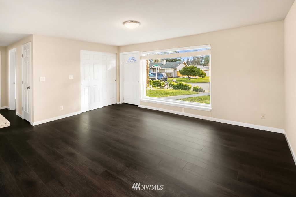 3518 Northeast 9th Street Renton, WA 98056 - Photo 16 of 28