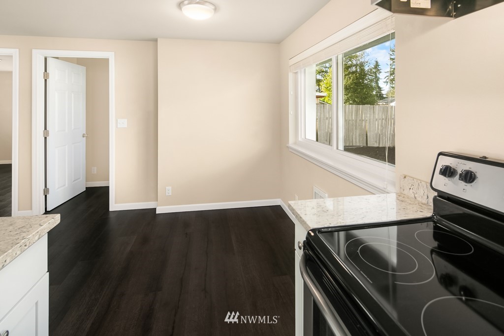 3518 Northeast 9th Street Renton, WA 98056 - Photo 19 of 28