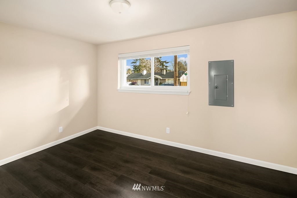 3518 Northeast 9th Street Renton, WA 98056 - Photo 24 of 28